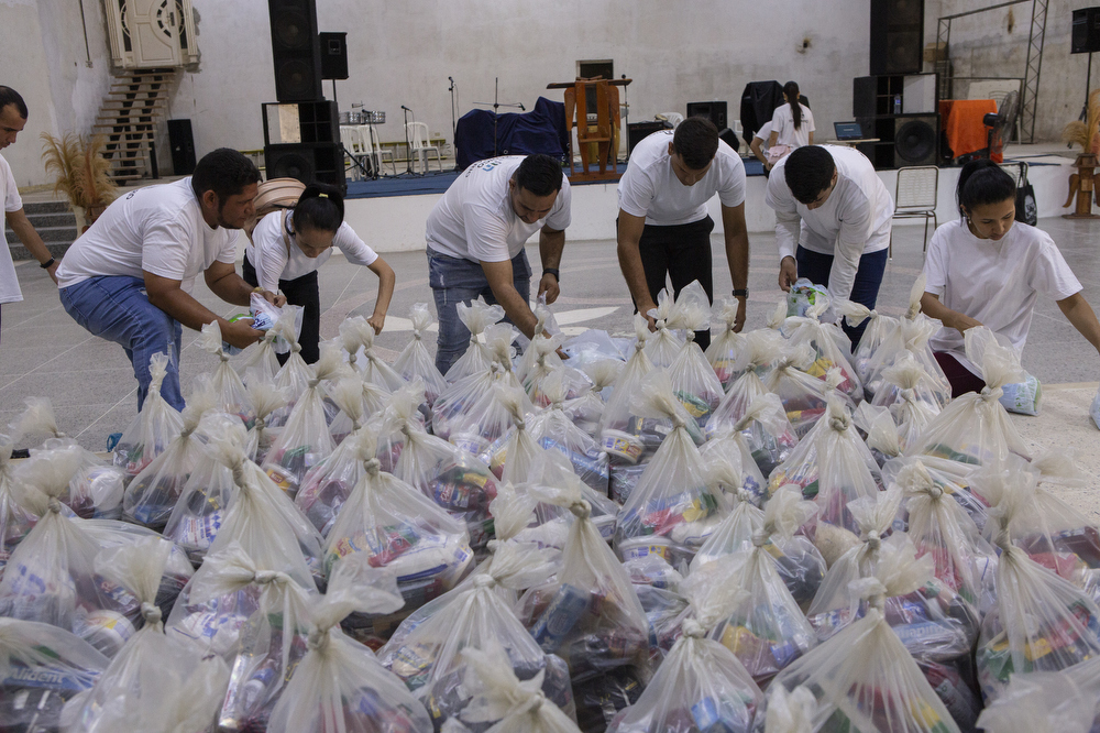 Factor-H is a humanitarian-based non-profit, focused on helping the most vulnerable Huntington's disease families in Latin America. Through donations - 100% of which go to supporting the people they serve - they organize necessary supplies for HD families in these areas, like food, basic medical supplies, and toiletries.