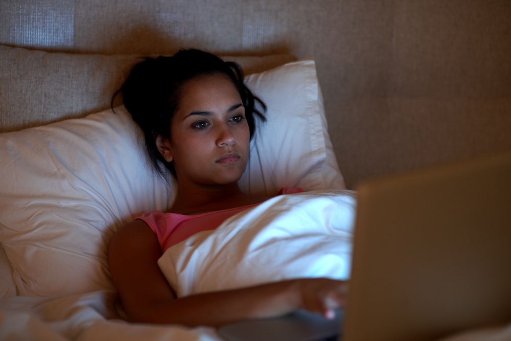 This is wrong! Computers should be kept outside the bedroom, and backlit screens shouldn't be used for pre-bed reading.  